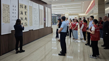 兰州市城关区东岗街道深沟桥社区参观开云网页版廉洁文化作品展