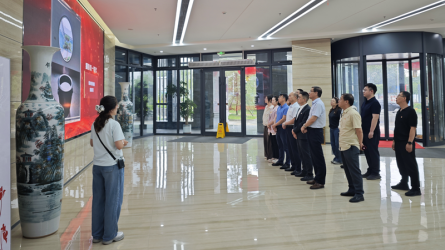 甘肃省新业资产经营有限责任公司参观开云网页版廉洁文化作品展