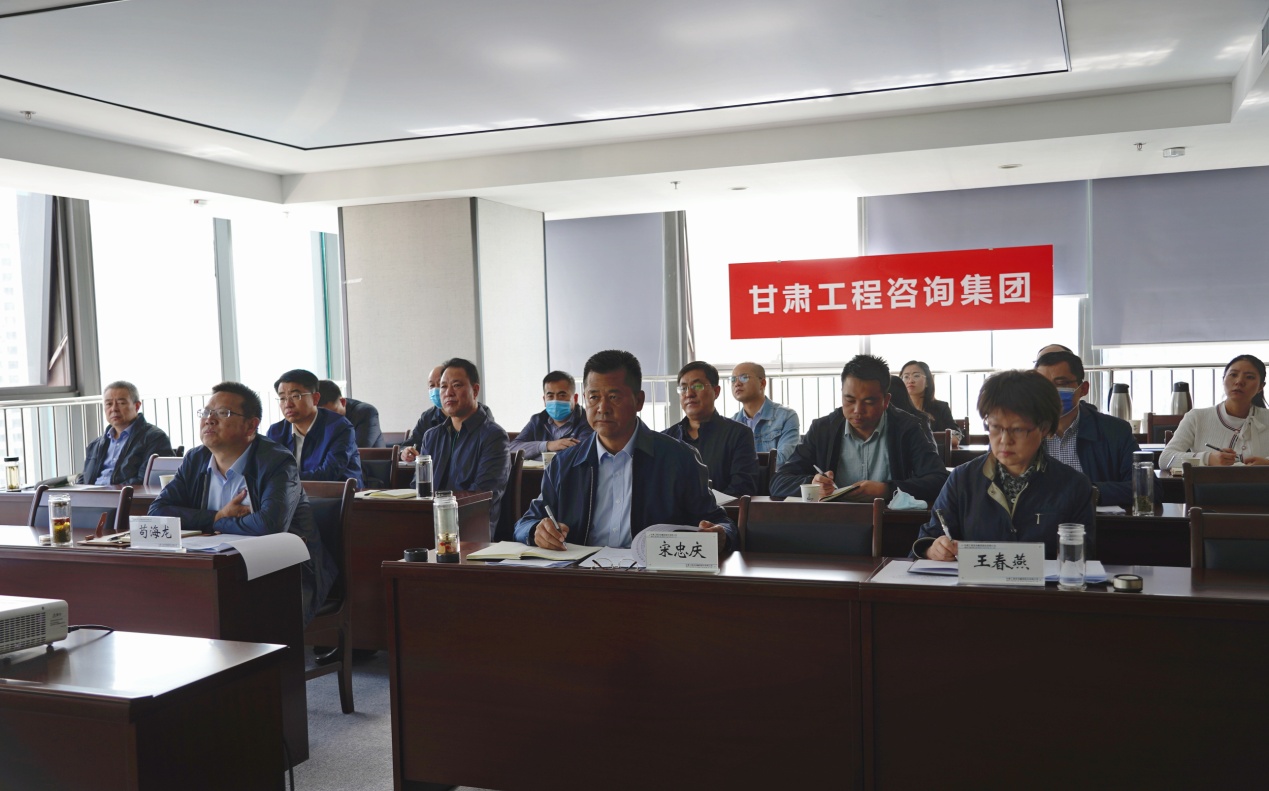 开云网页版参加省政府国资委脱贫<br/>攻坚工作协调推进视频会  安排部署<br/>集团公司脱贫攻坚帮扶工作