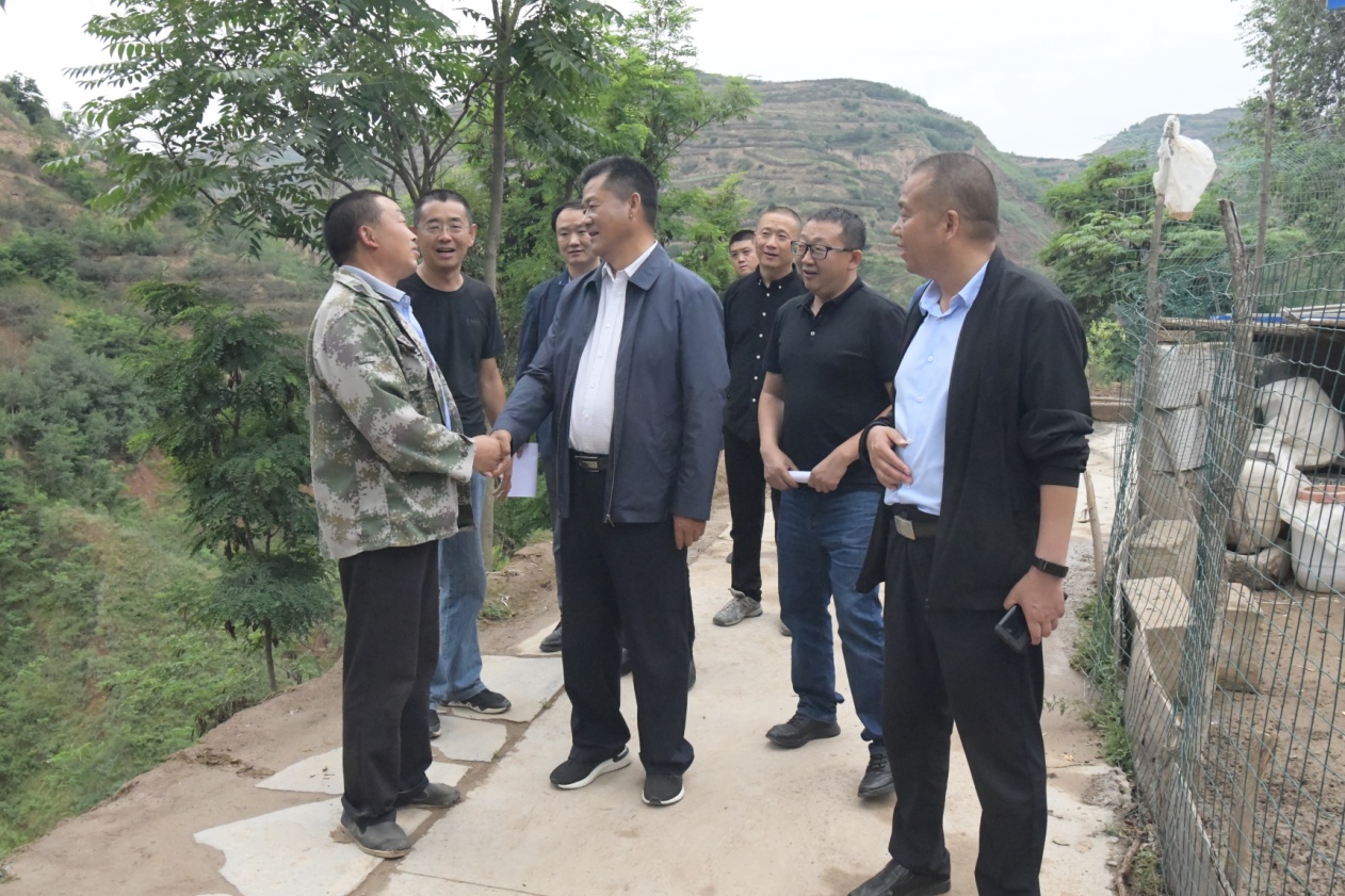 全力攻坚  精锐出击<br/>——开云网页版调研督导建筑设计院脱贫攻坚工作侧记